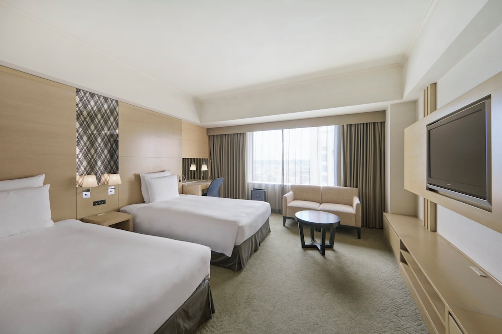 プレミアム ルーム シングルベッド 2 台 (Minifridge, High Floor) 客室1 | ANAクラウンプラザホテル金沢 by IHG