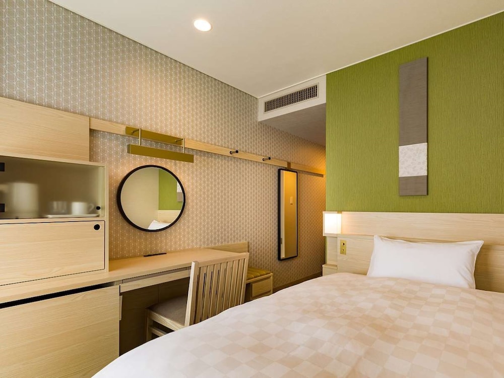 コンフォートダブルルーム（禁煙 / 15.3㎡） ビジネスセンター0 | 新宿プリンスホテル