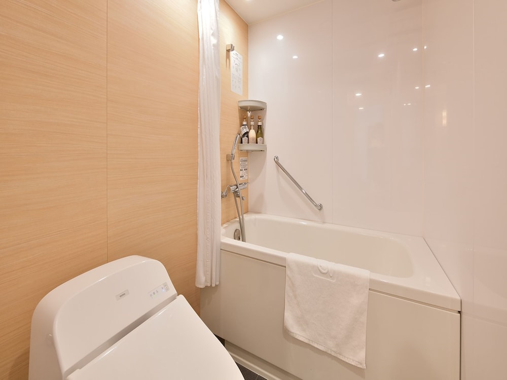 デラックスキングルーム（禁煙 / 30.6㎡） バスルーム0 | 新宿プリンスホテル