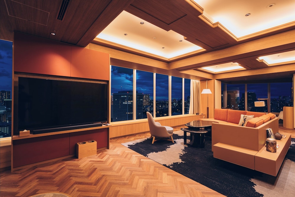 パノラマスイート 禁煙 クラブラウンジアクセス付(32F) リビング エリア1 | ザ・プリンス パークタワー東京 - プリファード ホテルズ & リゾーツ LVX コレクション