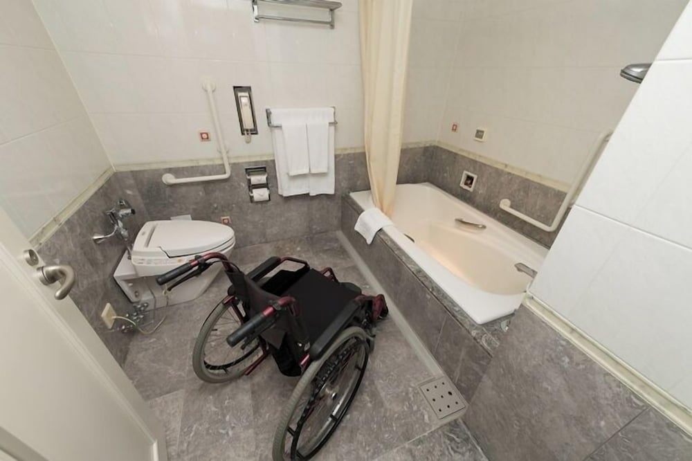 ユニバーサルルーム 禁煙(3F)[東京タワー側] バスルーム0 | ザ・プリンス パークタワー東京 - プリファード ホテルズ & リゾーツ LVX コレクション