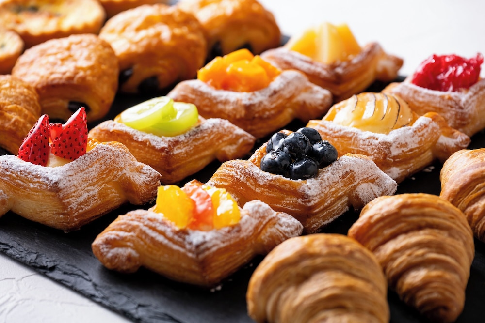 パノラミック キング 禁煙 クラブラウンジアクセス付き (20-27F) エグゼクティブ ラウンジ1 | ザ・プリンス パークタワー東京 - プリファード ホテルズ & リゾーツ LVX コレクション