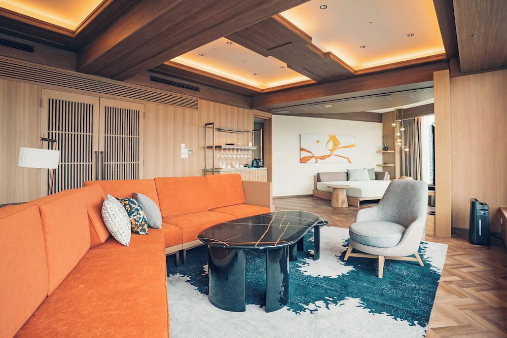 パノラマスイート 禁煙 クラブラウンジアクセス付(32F) リビング エリア2 | ザ・プリンス パークタワー東京 - プリファード ホテルズ & リゾーツ LVX コレクション