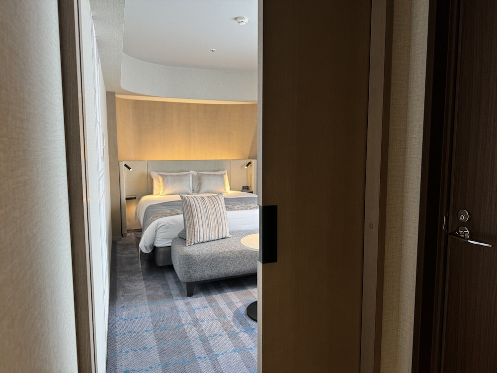 モデレートコーナークイーン (6-7 F) 禁煙 客室1 | ホテル メトロポリタン