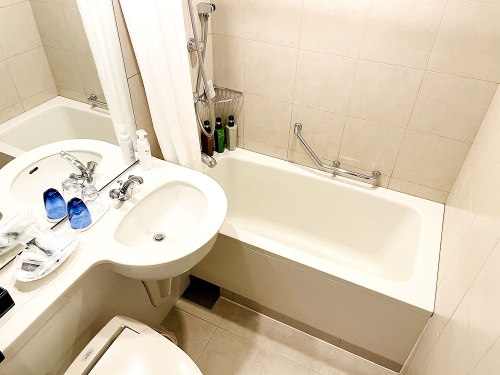 スーペリア クイーン 禁煙 (16-21F) バスルーム0 | ホテル メトロポリタン