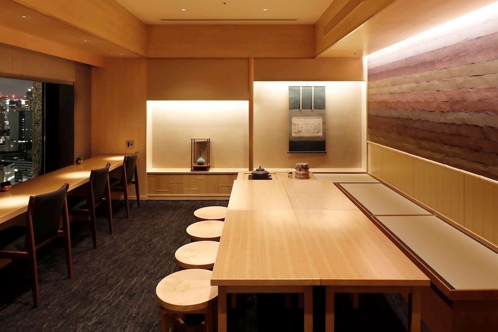 クラブデラックスハリウッドツイン, 禁煙 (朝食&クラブフロア特典あり) エグゼクティブ ラウンジ8 | ザ・キャピトルホテル 東急