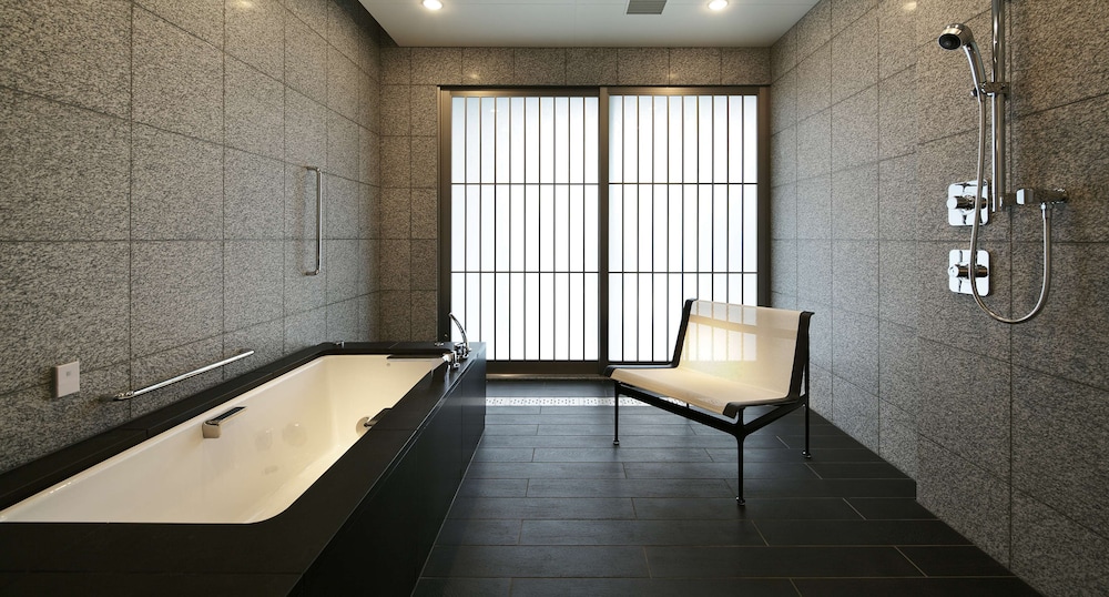 ガーデンスイートツイン, 禁煙 (朝食&クラブフロア特典あり) バスルーム1 | ザ・キャピトルホテル 東急