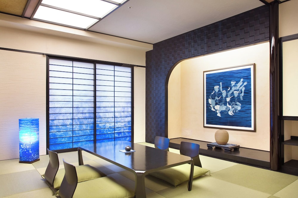 阿波藍ルーム メインタワー 禁煙 62平米 | アオアヲ ナルト リゾート