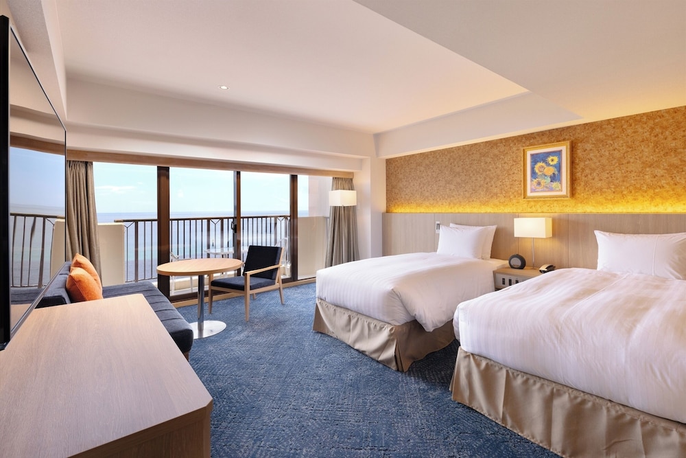 ゴッホのヒマワリルーム タイプA メインタワー 禁煙 37平米 オーシャンビュー | アオアヲ ナルト リゾート