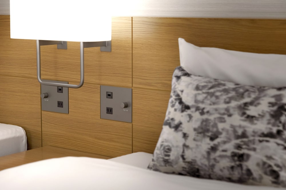 スタンダード プラス ダブル (禁煙) 客室の設備とサービス2 | 京王プラザホテル