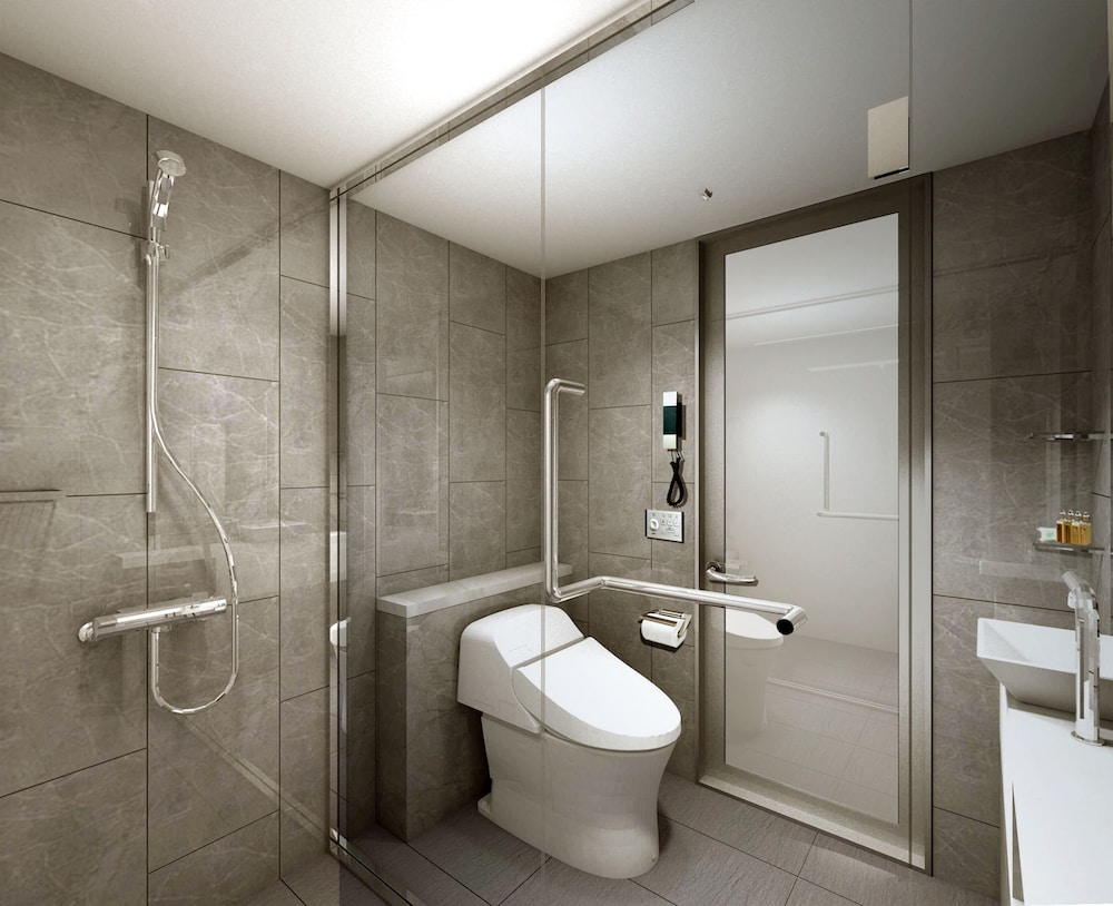 ラグジュアリー ファミリールーム (禁煙) バスルーム1 | 京王プラザホテル