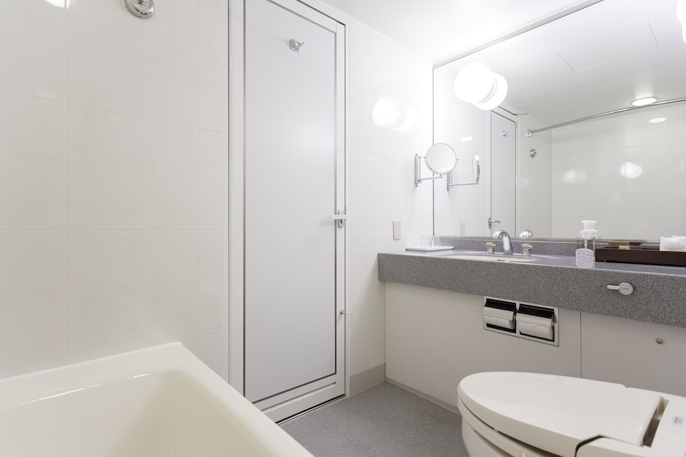 プラザスーペリアサウス ダブル (禁煙) バスルーム0 | 京王プラザホテル