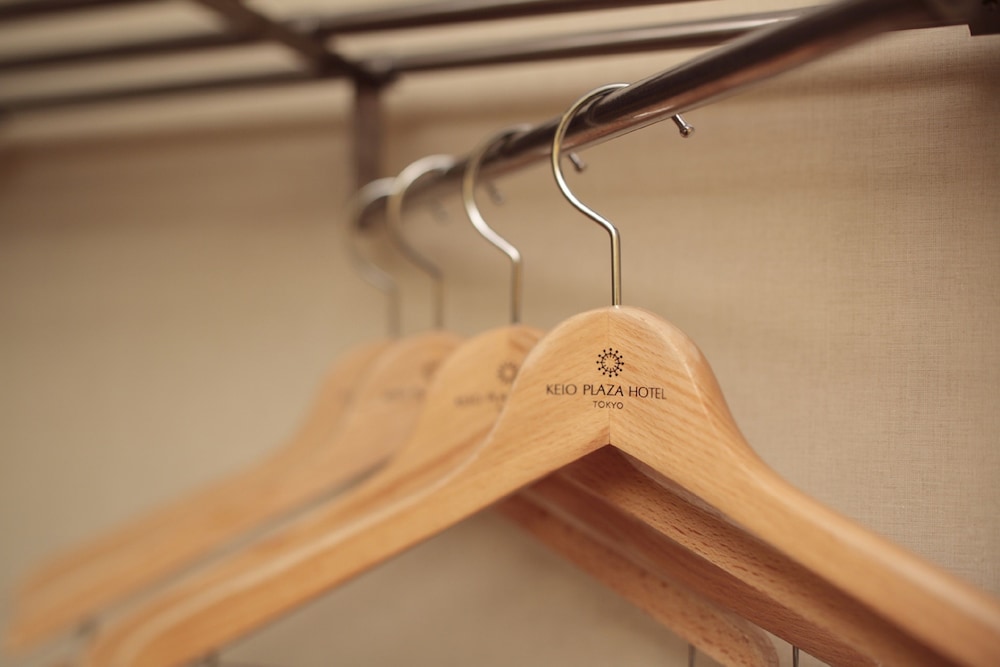 スタンダード ダブル (禁煙) 客室の設備とサービス1 | 京王プラザホテル