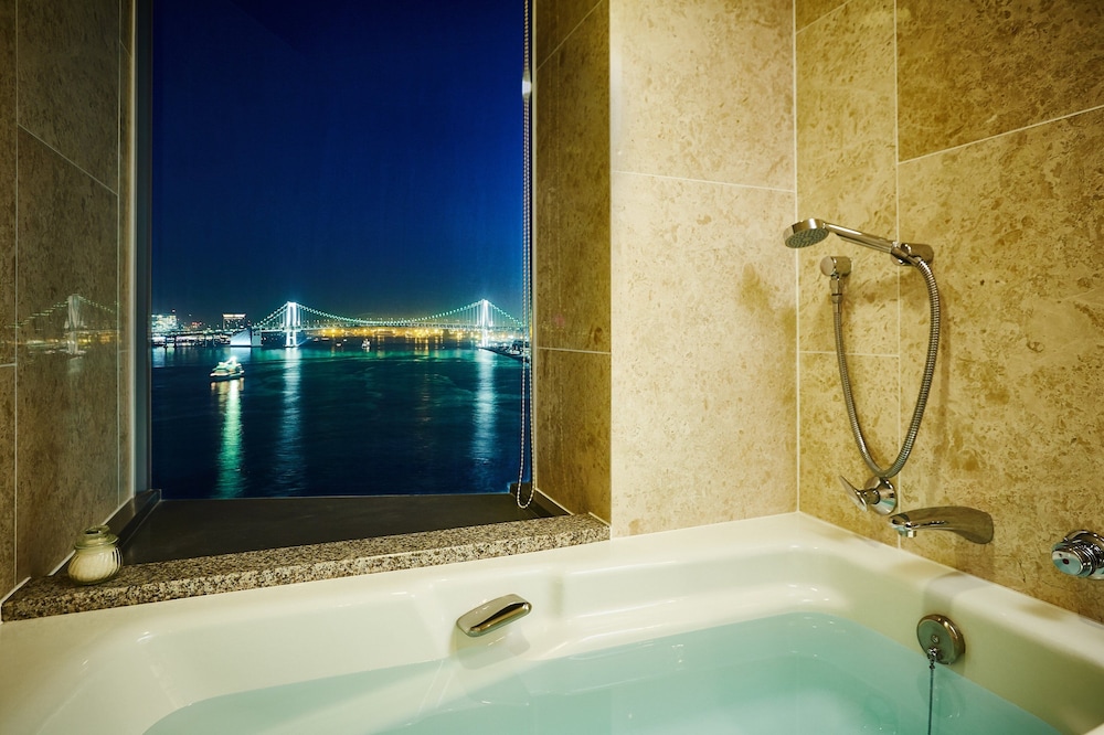 プレミアム ルーム シングルベッド 2 台 ベイビュー 客室3 | ホテル インターコンチネンタル 東京ベイ by IHG