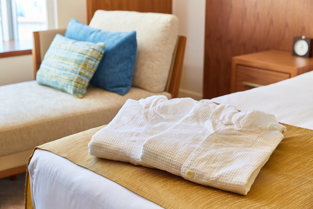 クラシック ルーム シングルベッド 2 台 リバービュー 客室の設備とサービス1 | ホテル インターコンチネンタル 東京ベイ by IHG