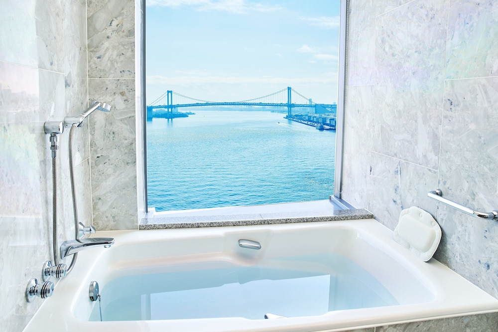 プレミアム ルーム シングルベッド 2 台 クラブラウンジ利用可 ベイビュー (Japanese) バスルーム1 | ホテル インターコンチネンタル 東京ベイ by IHG