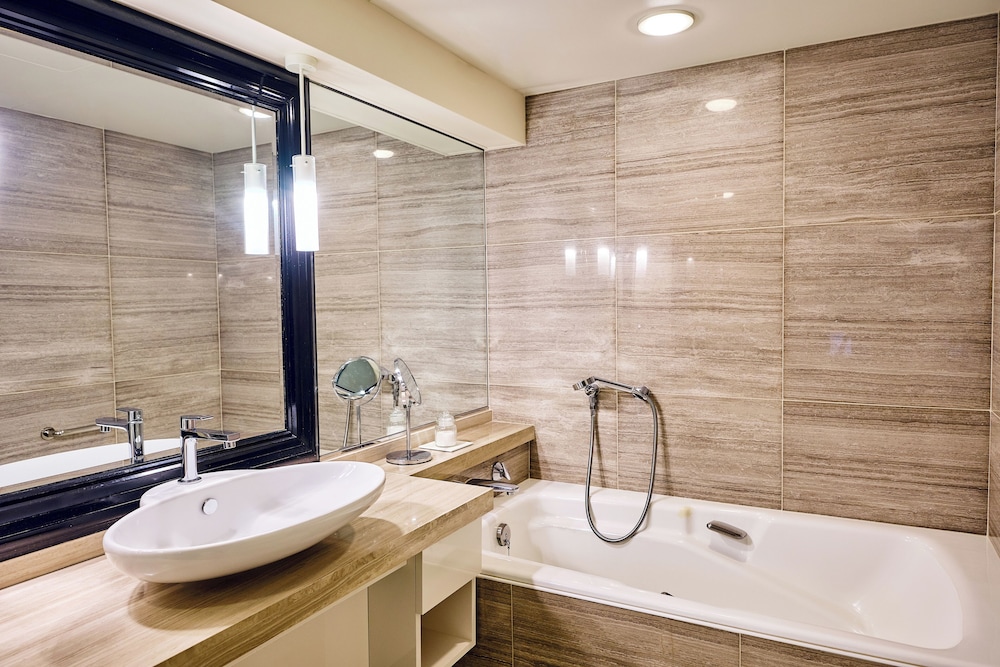 クラシック ルーム シングルベッド 2 台 クラブラウンジ利用可 ベイビュー バスルーム0 | ホテル インターコンチネンタル 東京ベイ by IHG