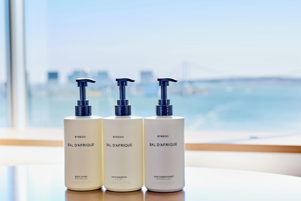 クラシック ルーム シングルベッド 2 台 リバービュー 客室の設備とサービス2 | ホテル インターコンチネンタル 東京ベイ by IHG