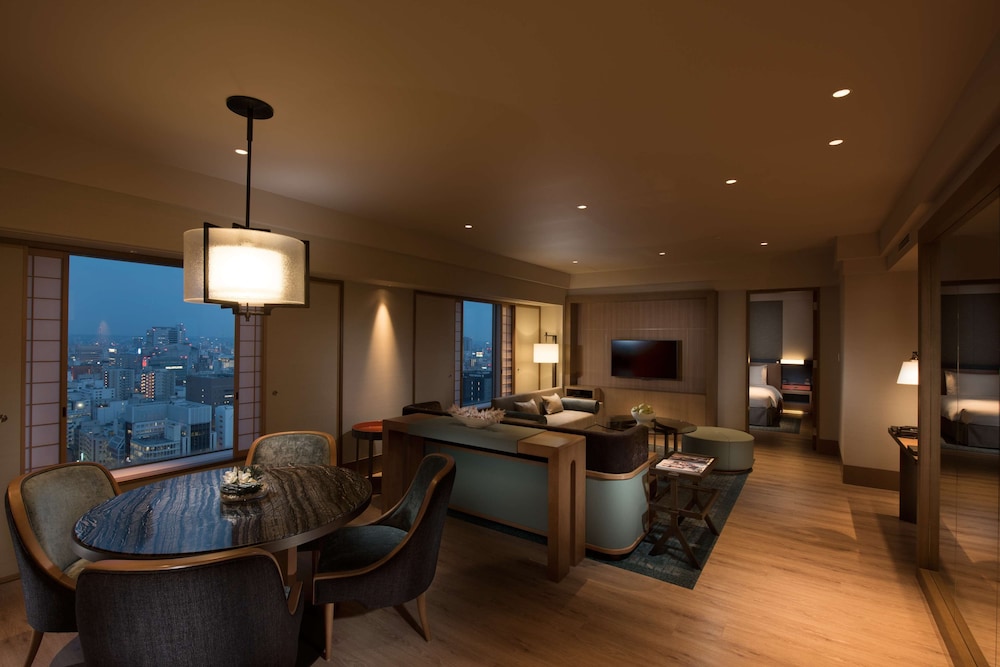 エグゼクティブスイート キング 客室1 | ヒルトン名古屋