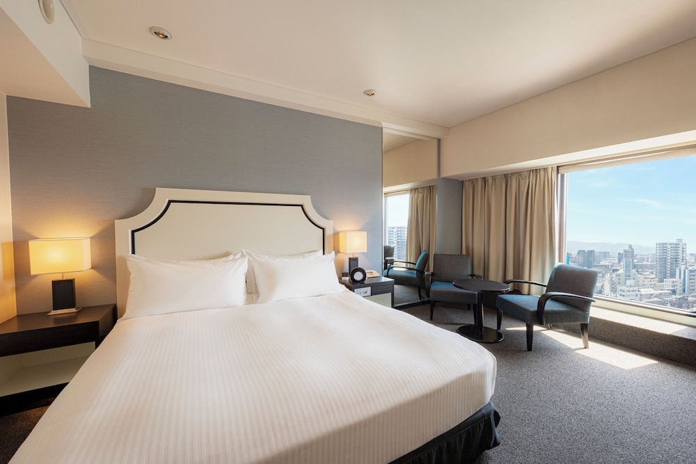 ルーム キングベッド 1 台 (High Floor) 客室2 | ANAクラウンプラザホテル熊本ニュースカイ by IHG