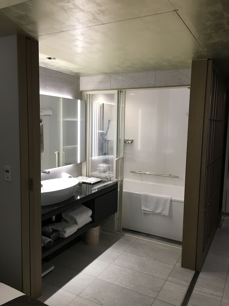 スタンダード ルーム シングルベッド 2 台 (Stocked Minibar) バスルーム0 | ANAクラウンプラザホテル京都 by IHG