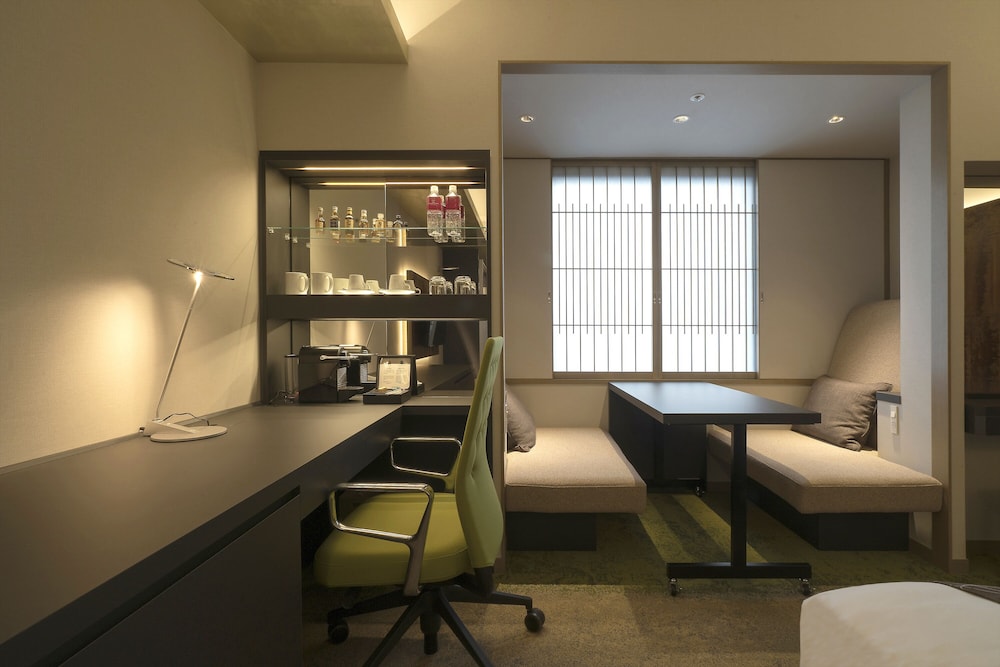 スタンダード ルーム シングルベッド 2 台 (Stocked Minibar) | ANAクラウンプラザホテル京都 by IHG