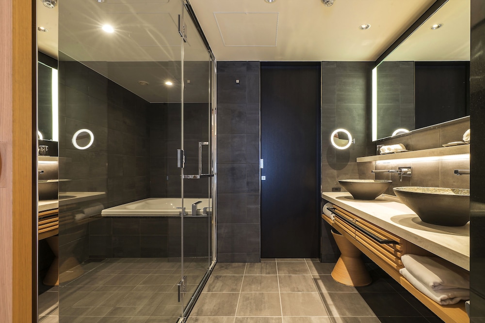 プレミアム ルーム シングルベッド 2 台 (Castle View, Air Purifier) バスルーム0 | ANAクラウンプラザホテル京都 by IHG