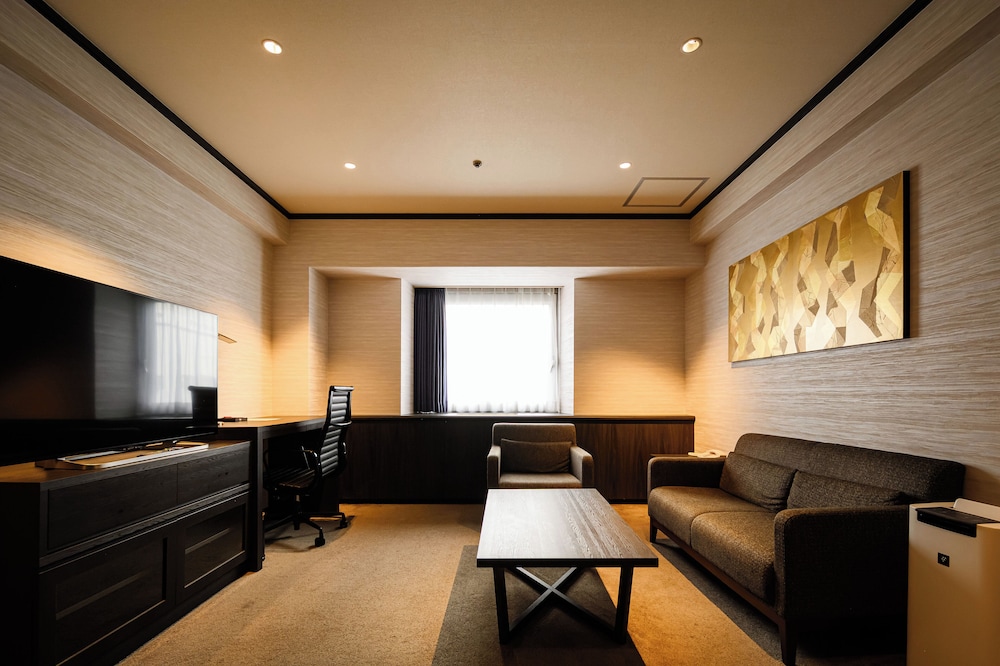 ジュニア スイート クイーンベッド 1 台 客室5 | ANAクラウンプラザホテル松山 by IHG