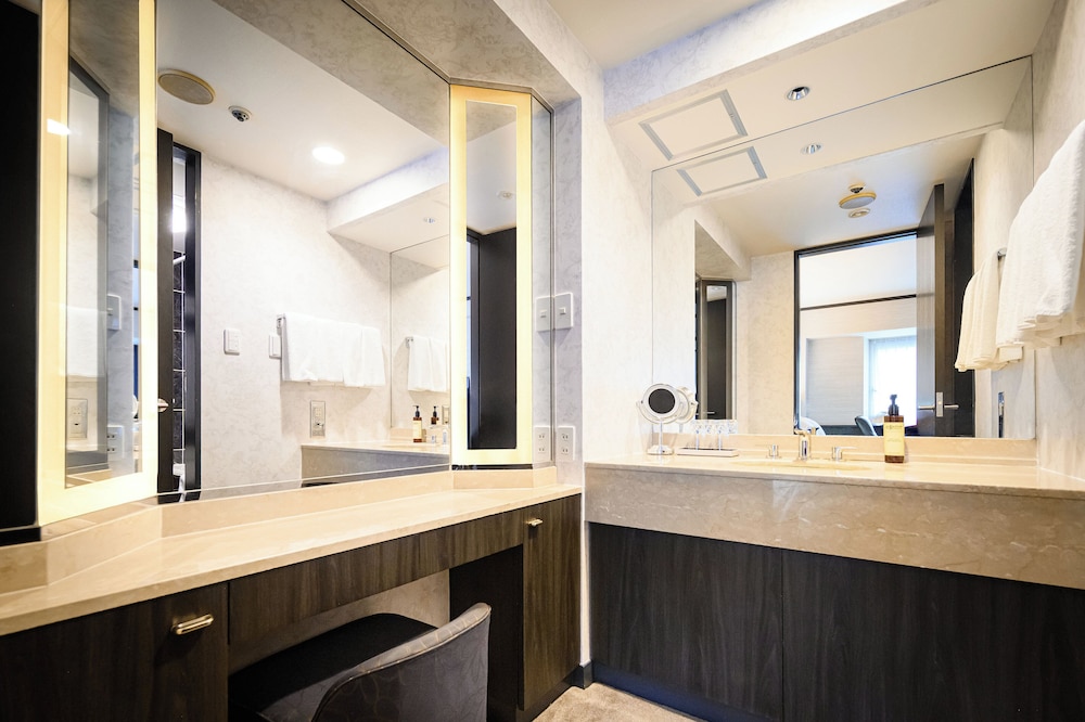 ジュニア スイート クイーンベッド 1 台 客室3 | ANAクラウンプラザホテル松山 by IHG