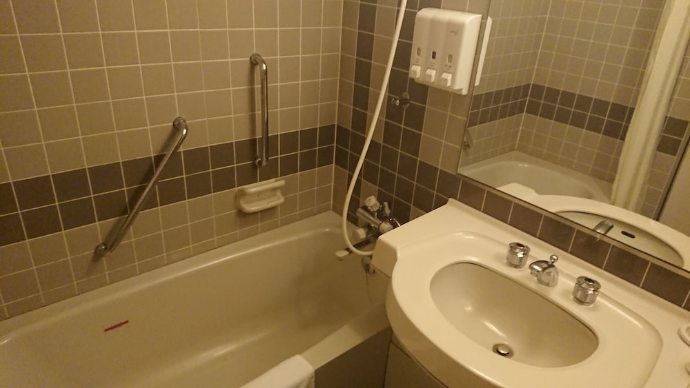 [禁煙] デラックスツインルーム (26平米) バスルーム0 | 新潟・万代シルバーホテル