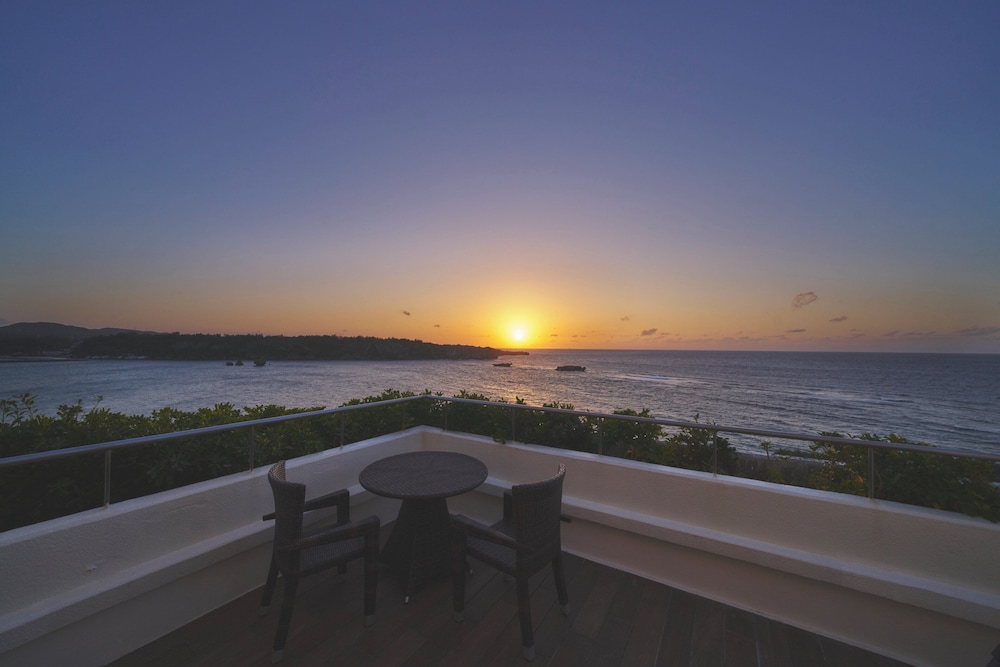 スイート クラブラウンジ利用可 (Cape Manza) 客室の設備とサービス3 | ANAインターコンチネンタル万座ビーチリゾート by IHG