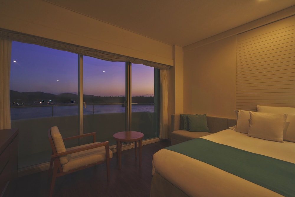 クラシック ルーム シングルベッド 2 台 ビーチビュー 客室3 | ANAインターコンチネンタル万座ビーチリゾート by IHG