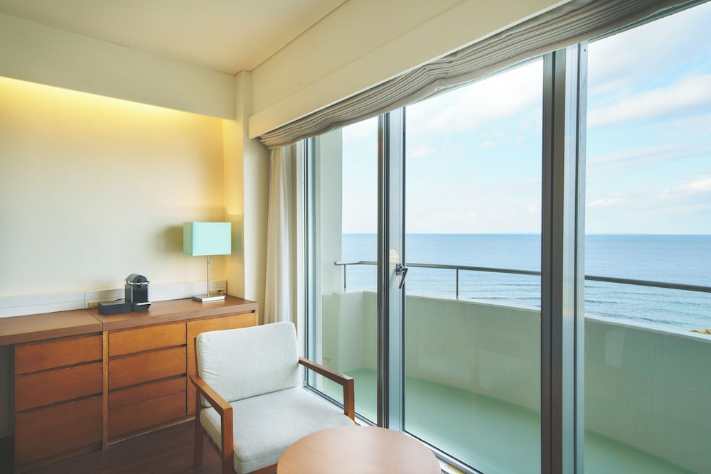 クラシック ルーム シングルベッド 2 台 オーシャンビュー 客室5 | ANAインターコンチネンタル万座ビーチリゾート by IHG