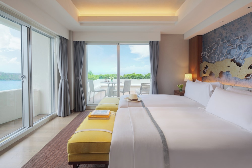 スイート クラブラウンジ利用可 (Cape Manza) 客室3 | ANAインターコンチネンタル万座ビーチリゾート by IHG