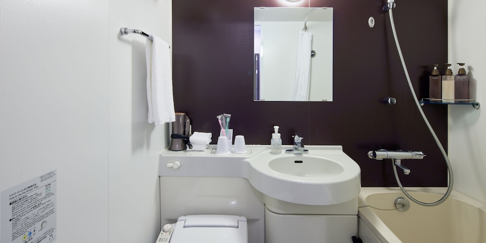 ダブルルーム バスルーム0 | 沖縄ナハナ・ホテル & スパ