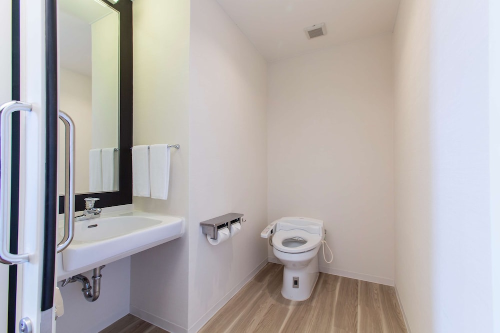 ファミリールーム バスルーム0 | ダブルツリー by ヒルトン那覇首里城