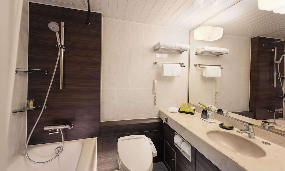 ツインルーム バスルーム0 | ダブルツリー by ヒルトン那覇首里城