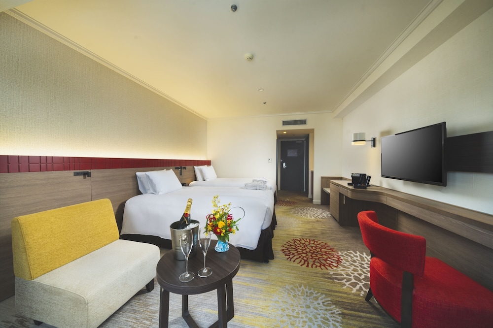 ツインプレミアムルーム 客室1 | ダブルツリー by ヒルトン那覇首里城