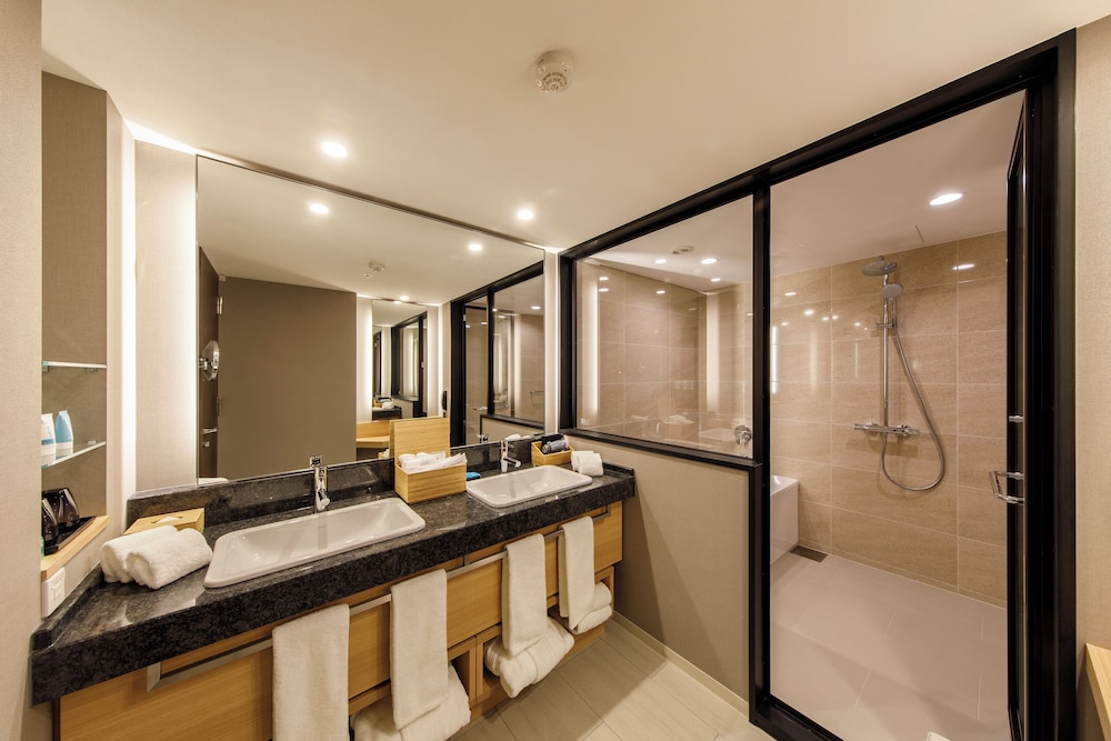 ニッコープレミアム ツインルーム 禁煙(ニッコーラウンジアクセス付) バスルーム0 | ホテル日航大阪