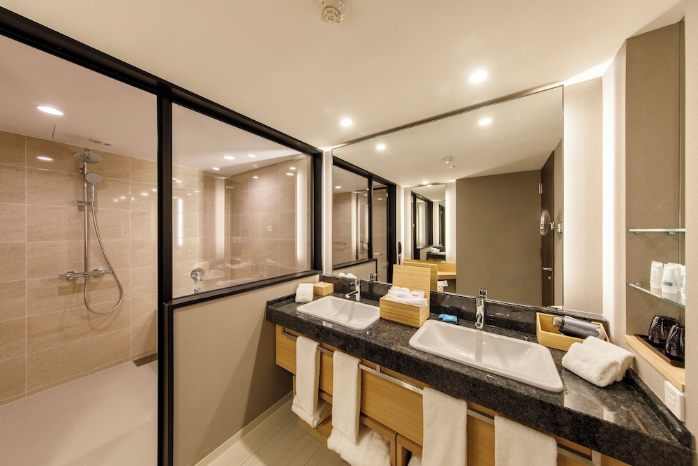 ニッコープレミアム ダブルルーム 禁煙(ニッコーラウンジアクセス付) バスルーム0 | ホテル日航大阪