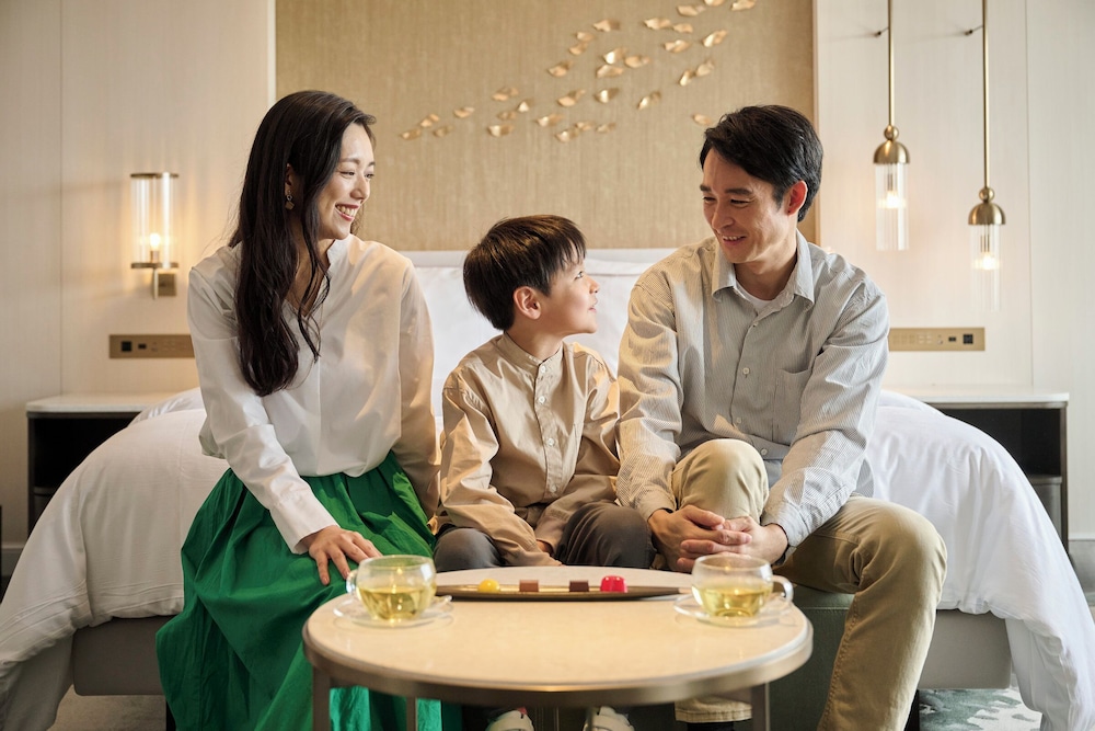 プレジデンシャル スイート 1 ベッドルーム 禁煙 客室内のダイニングエリア0 | ウェスティンホテル東京