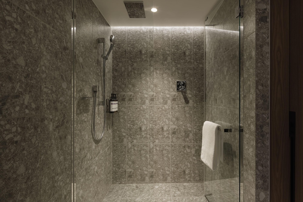 ルーム キングベッド 1 台 バスルーム1 | ハイアット リージェンシー 東京