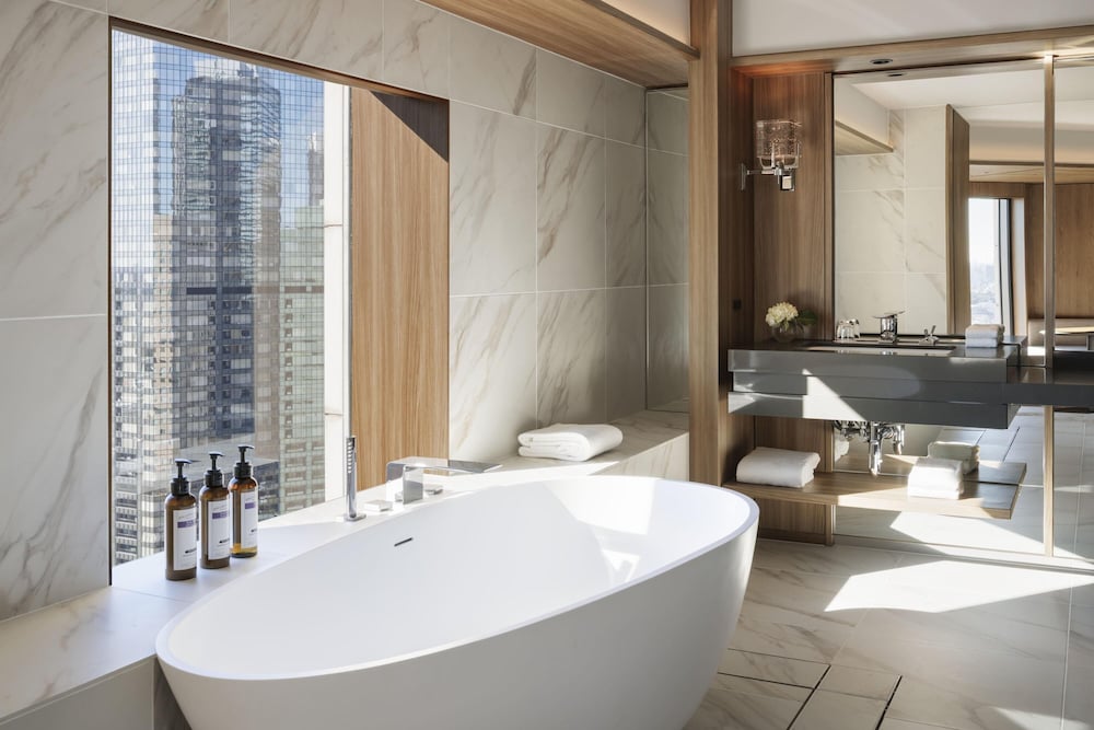 スタジオ キングベッド 1 台 パークビュー コーナー バスルーム0 | ハイアット リージェンシー 東京