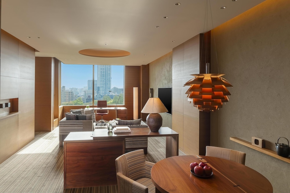 スイート (Ambassador) 客室1 | ハイアット リージェンシー 東京