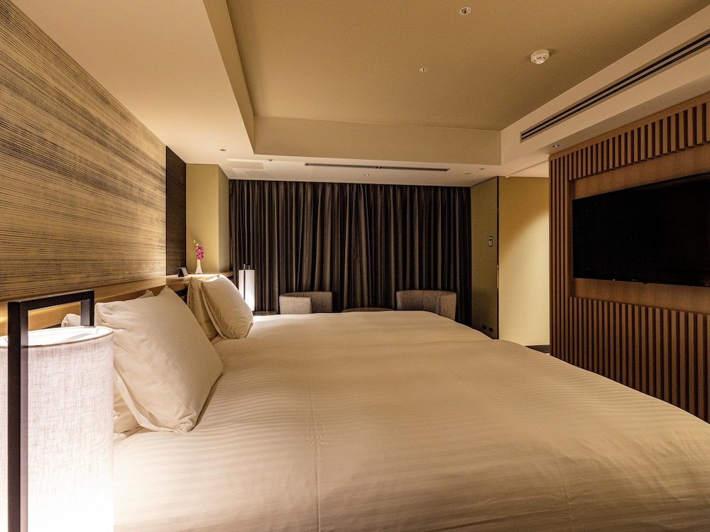 スイートラグジュアリー 客室2 | ホテル日航福岡