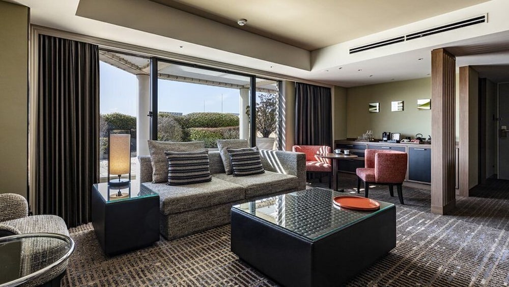 スイートガーデンビュー 客室1 | ホテル日航福岡