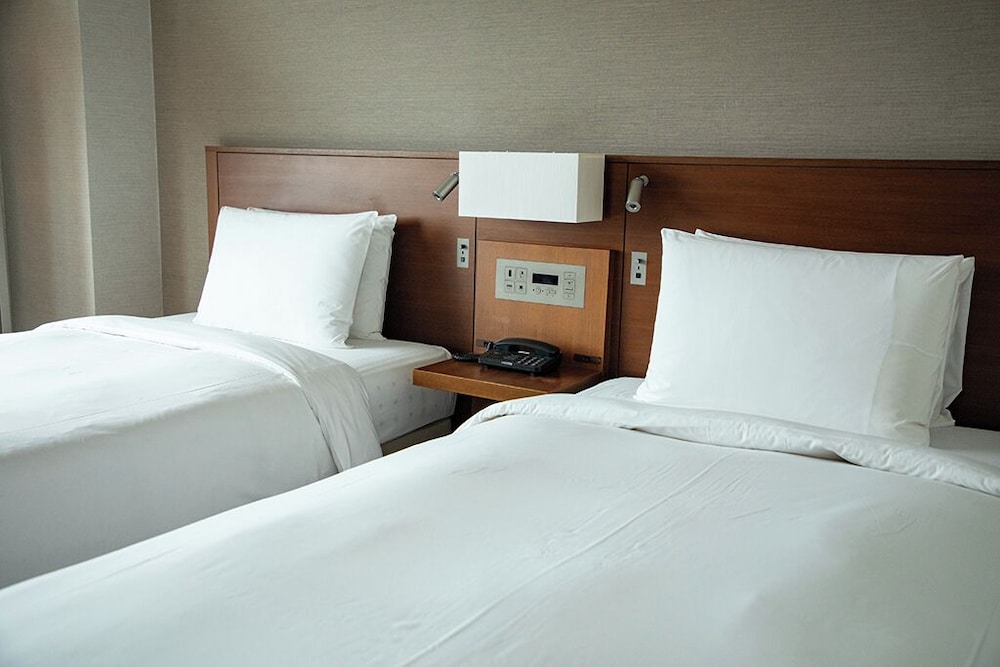 サザンタワーツインルーム（禁煙）シングルベッド2台 客室2 | 小田急ホテルセンチュリーサザンタワー