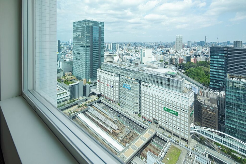 コンフォートダブル (禁煙) ダブルベッド1台 部屋からの景観1 | 小田急ホテルセンチュリーサザンタワー