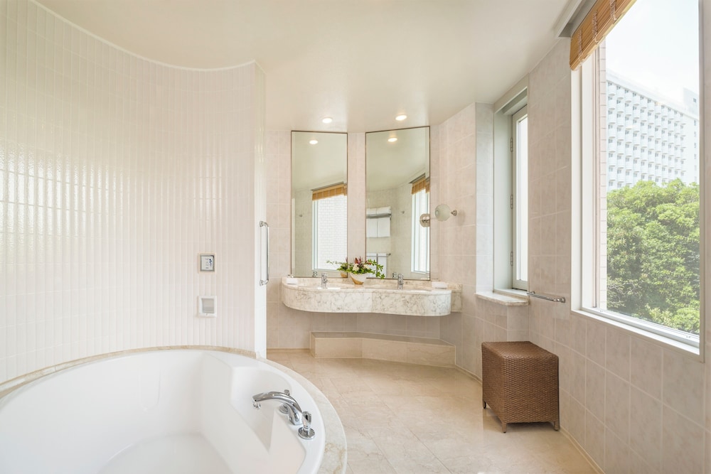 [アッパーフロア] Jr.スイートキングルーム (禁煙) サウナ利用込 バスルーム1 | ザ・プリンス さくらタワー東京、オートグラフ コレクション