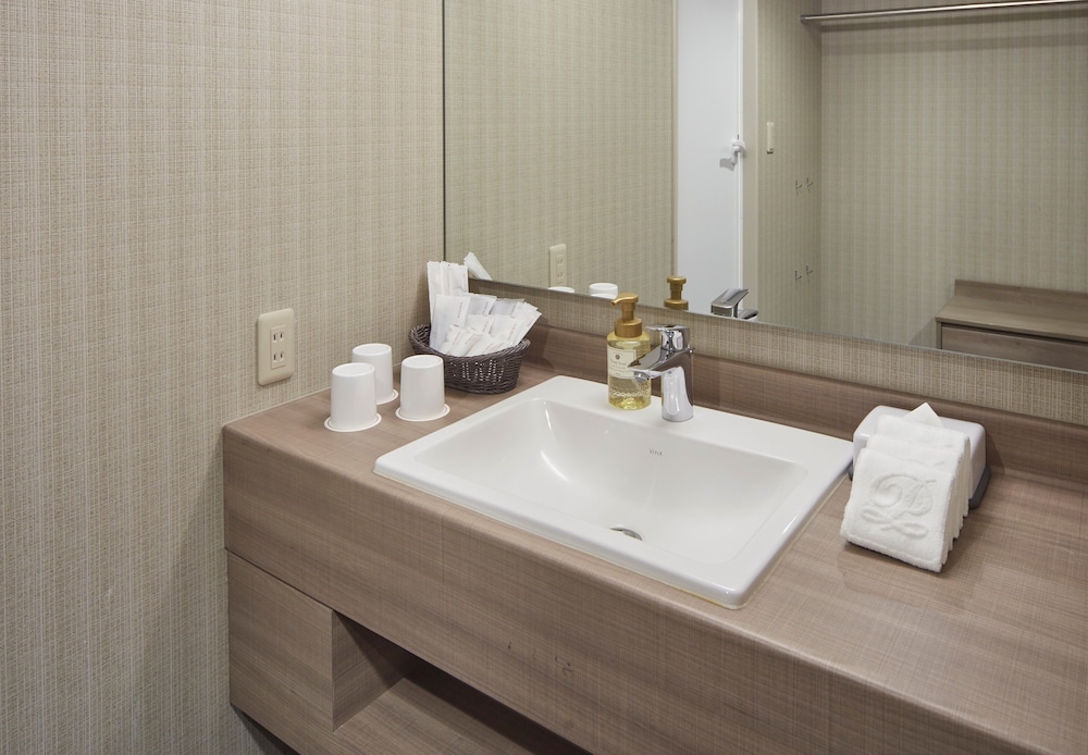 10th-24th デラックスツインルーム 禁煙 客室の設備とサービス1 | サンシャインシティプリンスホテル